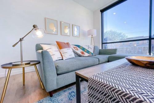 Bright 1bd/1ba Downtown Omaha Apartments