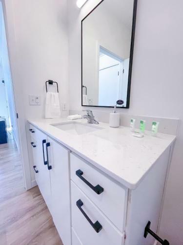 Bright 1bd/1ba Downtown Omaha Apartments