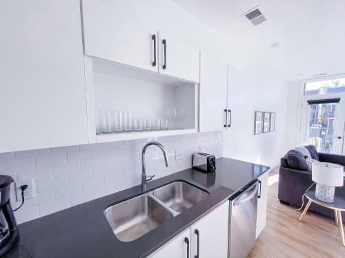 Bright 1bd/1ba Downtown Omaha Apartments