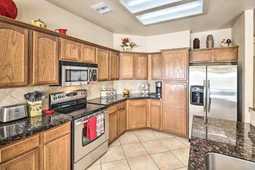 Lovely Laughlin Oasis On Mojave Golf Course!