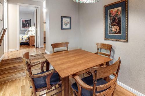 Tahome & Tahoe Place