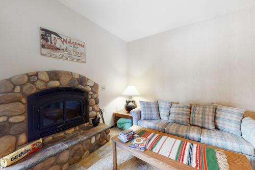 Tahome & Tahoe Place