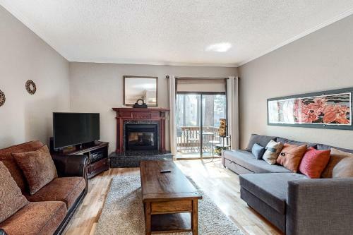 Tahome & Tahoe Place