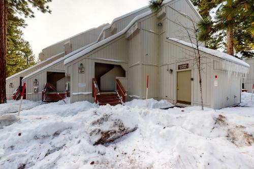 Tahome & Tahoe Place