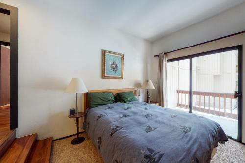 Tahome & Tahoe Place