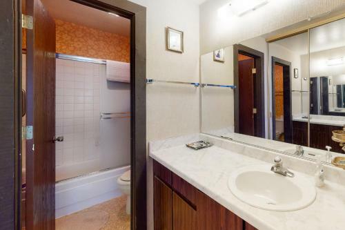 Tahome & Tahoe Place