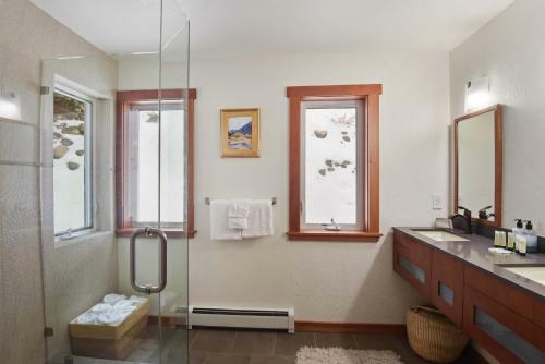 Incline Village Manor