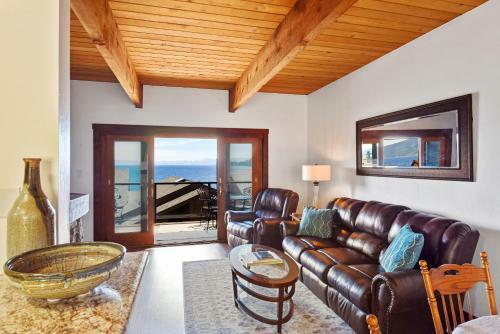 Lakeshore Terrace Delight