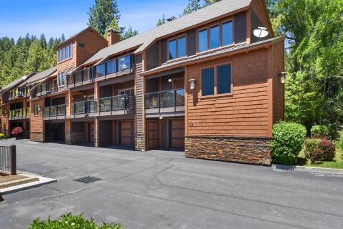 Lakeshore Terrace Delight