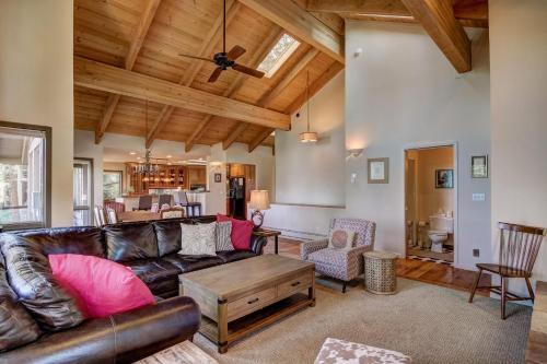 Lakeview Getaway