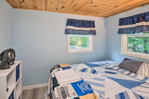 Sawyer Lake Retreat With Decks - Walk To Beach!
