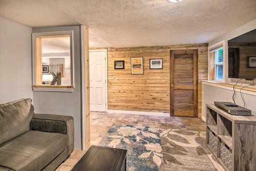 Sawyer Lake Retreat With Decks - Walk To Beach!