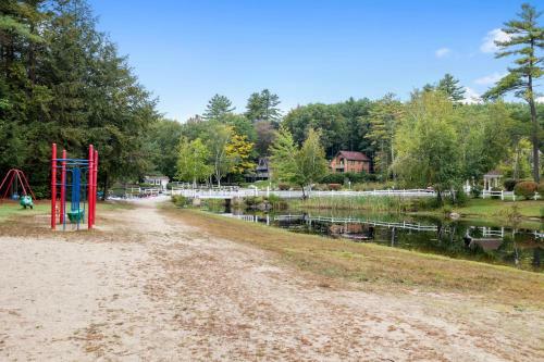 Cozy Home Retreat! At Lake Winnipesaukee