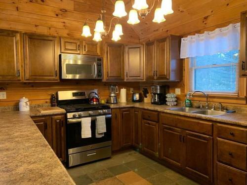 Pinewood Lodge Cozy Pet Friendly Log Cabin