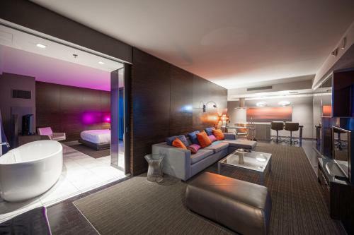 Apartamento Stripviewsuites Two-bedroom Conjoined Suite At Palms Place