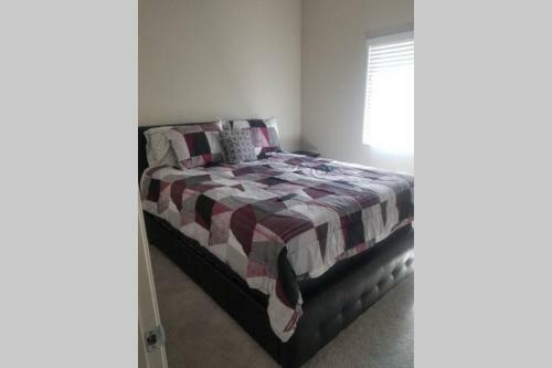 Beautiful Townhouse With King Suite!