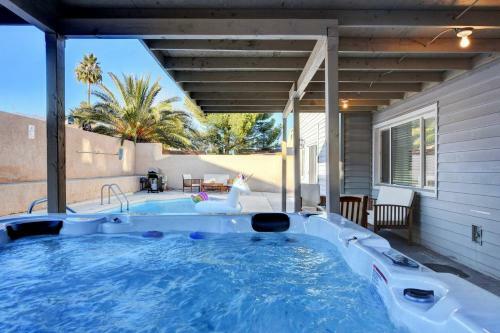 Modern Lockdown At 7br, 4ba, Pool, Spa And Games 31 Days Only