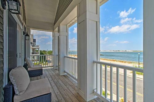 Oceanfront AC Home On Boardwalk Spring Vacation!