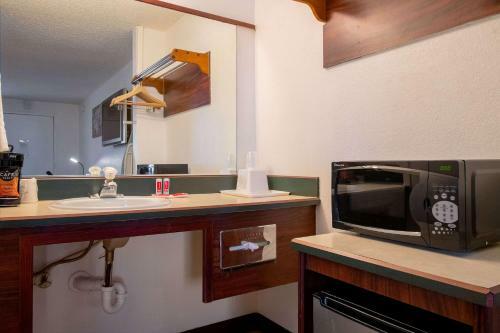 Motel Howard Johnson Inn Kent