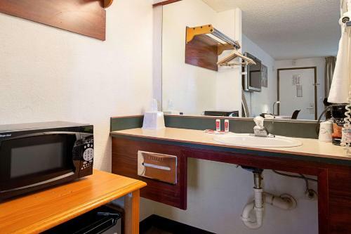 Motel Howard Johnson Inn Kent