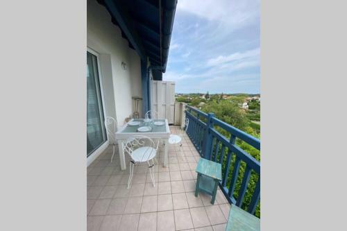 Apartamento Studio Avec Piscine , Plage � Pieds