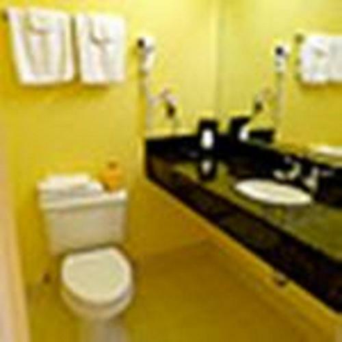 The Whispering Pines Motel- Whitestone