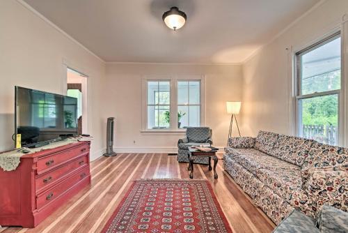 Millburn House With Deck - Walk To Nyc Transit!