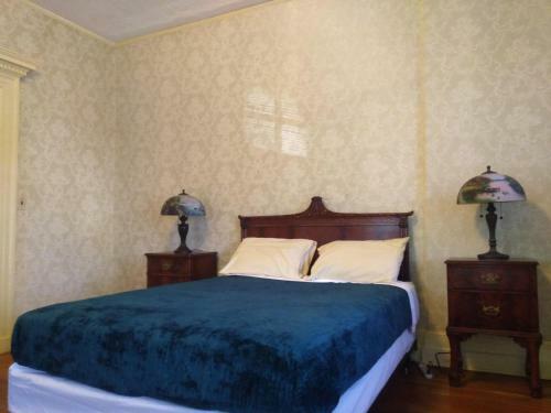 A Private Room In A Mini Mansion (affordable Stays)