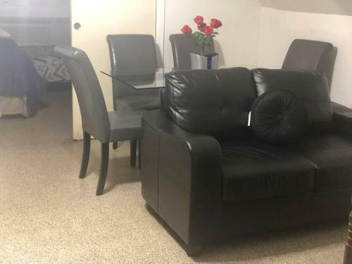 Apartamento Updated 2br 1bath Parking /close To Everything