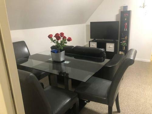 Apartamento Updated 2br 1bath Parking /close To Everything
