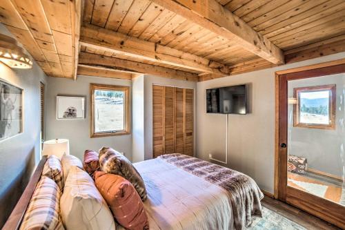 Angel Fire Retreat With Mtn Views About 2 Mi To Ski