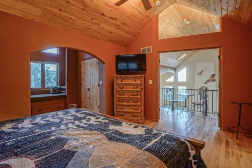 Upscale Angel Fire Cabin With Deck Ski Nearby!