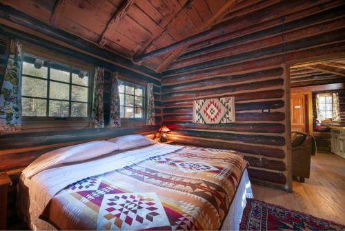 Corkins Lodge