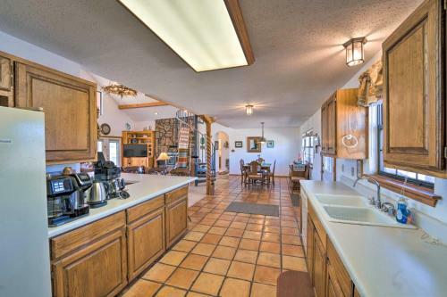 Hideaway With Sweeping Eagle Nest Lake Views!