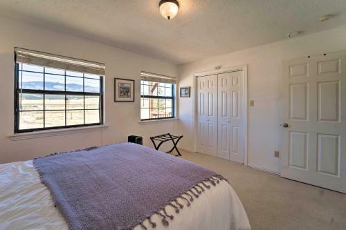 Hideaway With Sweeping Eagle Nest Lake Views!