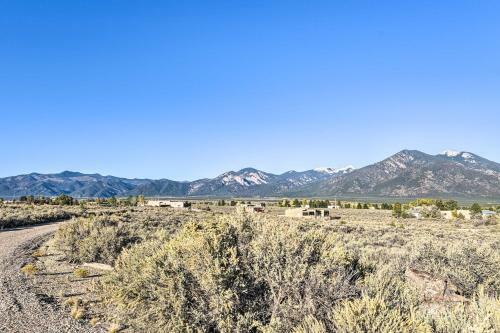 El Prado Home With Hot Tub, Panoramic Mtn Views
