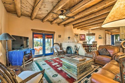 El Prado Home With Hot Tub, Panoramic Mtn Views