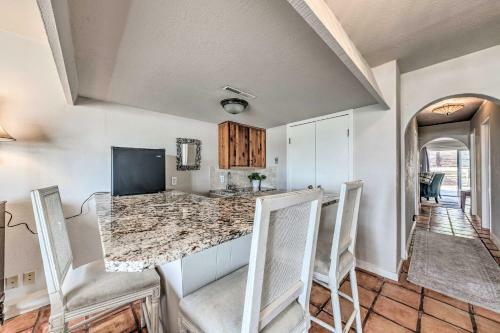 Spacious And Secluded Captain Getaway With Patio!