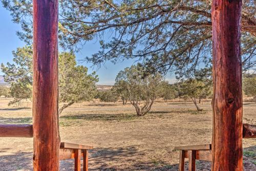 Apartamento Desert Hideaway With Capitan Mountain Views!