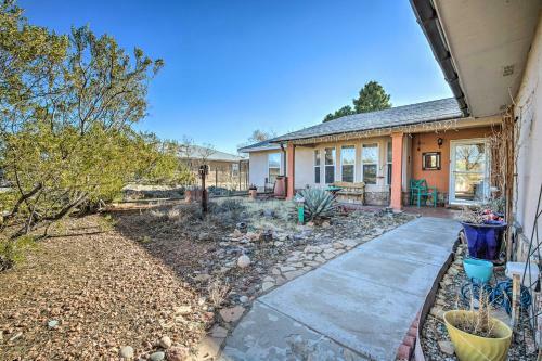 Cozy, Bright Las Cruces Purple Sage Ranch!