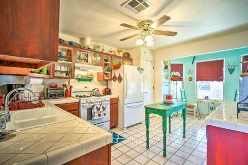Cozy, Bright Las Cruces Purple Sage Ranch!