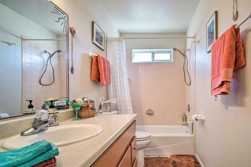 Cozy, Bright Las Cruces Purple Sage Ranch!