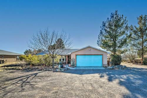 Cozy, Bright Las Cruces Purple Sage Ranch!