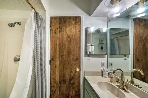 Apartamento Skye Retreat Red River Condo Near Skiing!