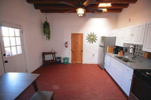 Comfort On Closson - Near Plaza - Fire Pit - Patio