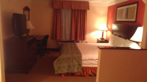 Motel Robinson Inn And Suites