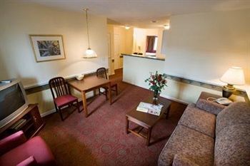 Motel Luxbury Inn & Suites