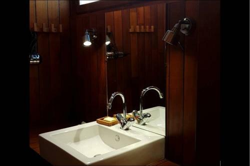 Vintage Chalet & Quiet Comfort In Alpe D'huez