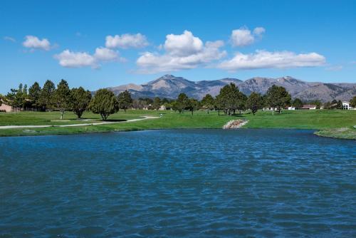Pinon Park A10, 3 Brs, Deck, Hot Tub, Wifi, Sleeps 8