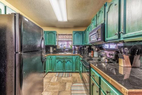 Pinon Park A10, 3 Brs, Deck, Hot Tub, Wifi, Sleeps 8
